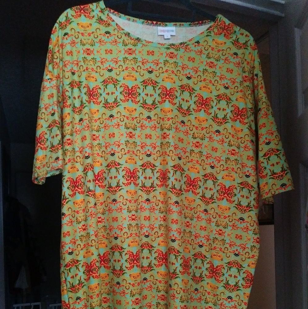 Lularoe Irma Size Small. NWTs.